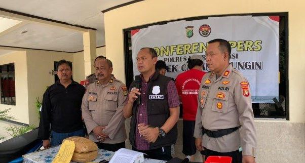 Polisi Bekasi Lagi Patroli, Ketemu Kurir Narkoba