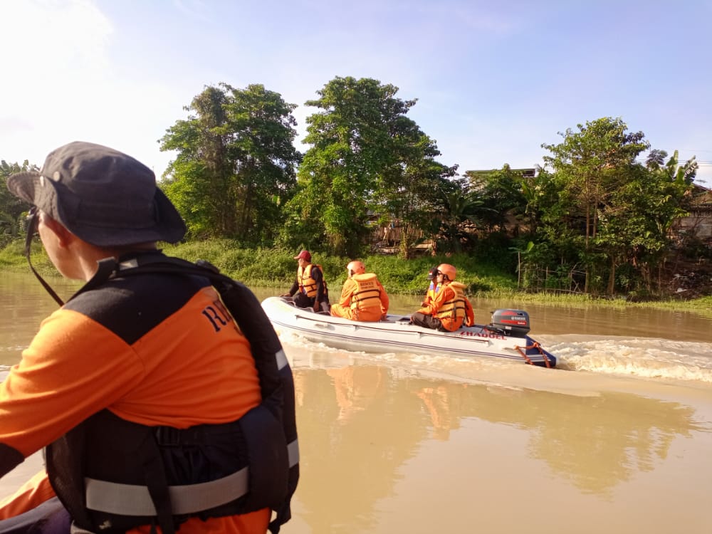 Remaja di Karawang Hilang Saat Berenang di Kali Citarum