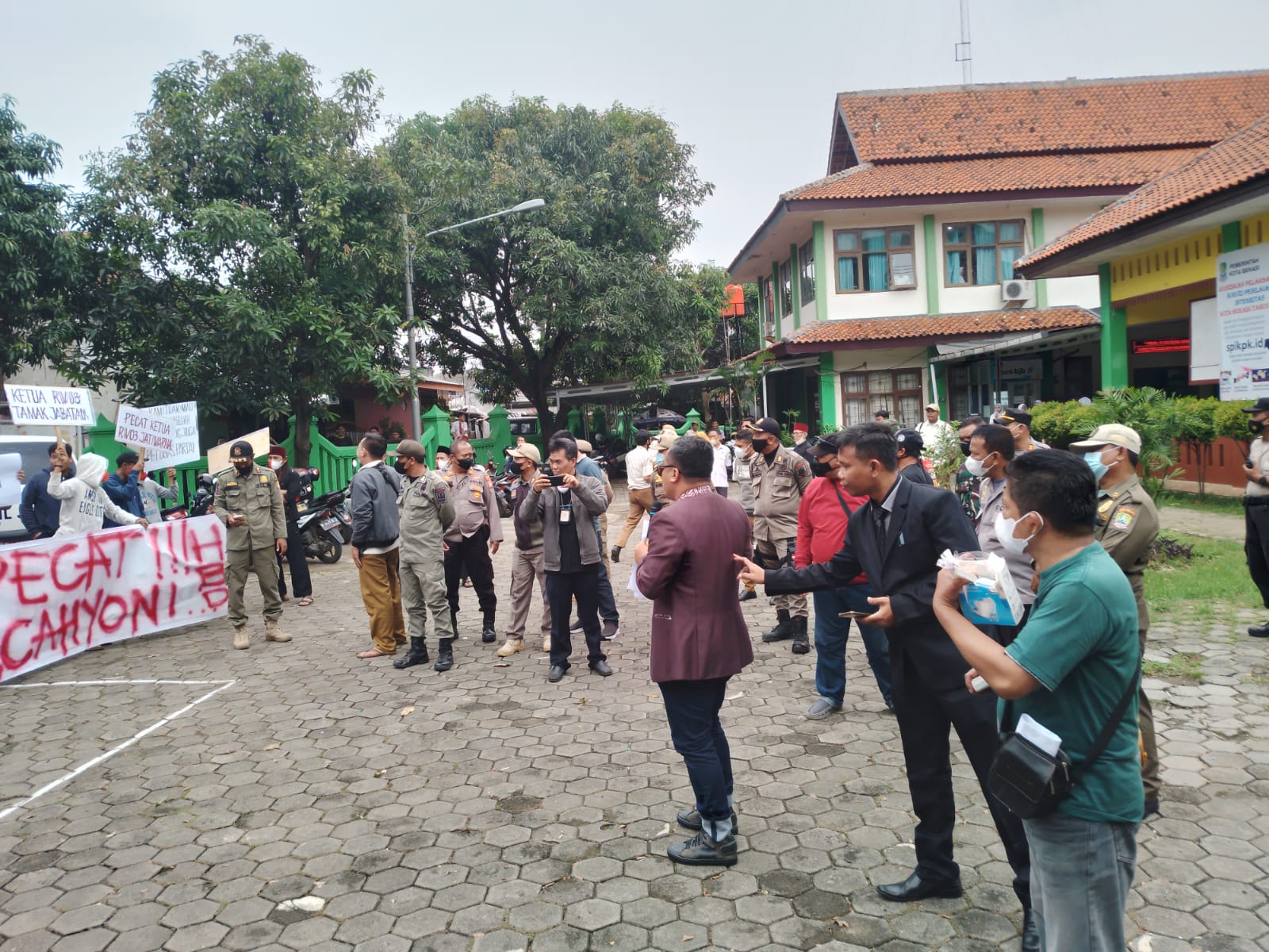 Terungkap, Ketua RW 03 Jatiwarna Ternyata Sekretaris Bapilu PAN Kota Bekasi, Setelah Diprotes Warga Baru Mengu