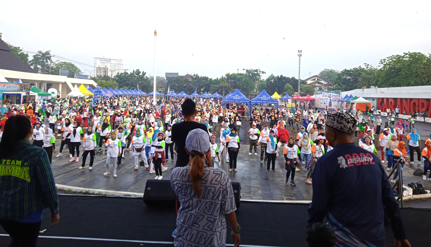 Gebyar Senam Disway, Ribuan orang Tumplek Padati Lapangan Karangpawitan Karawang