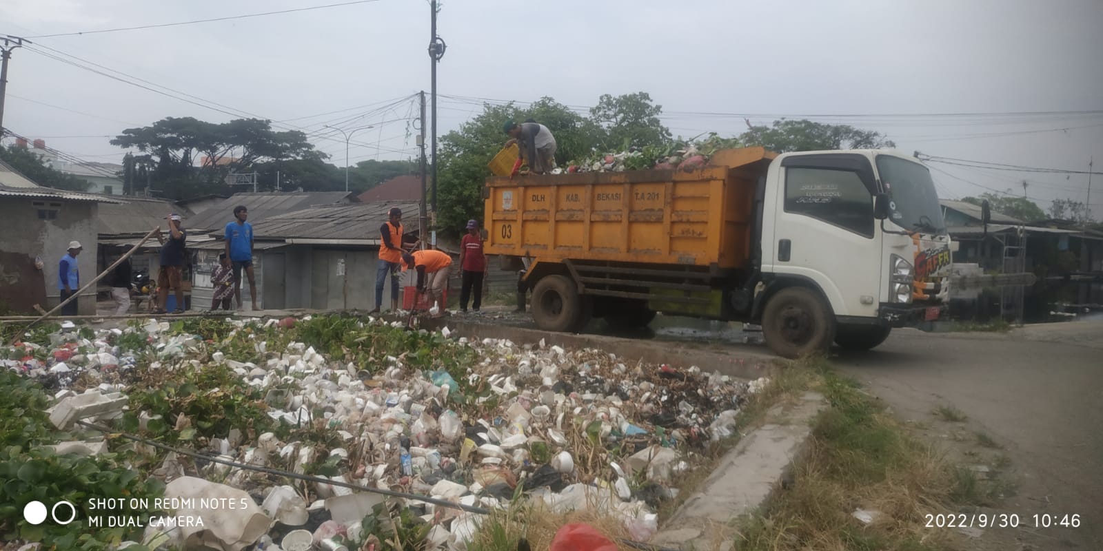 WCD 2022 di Bekasi, Angkat 5 Ton Sampah dari Kali Angkring