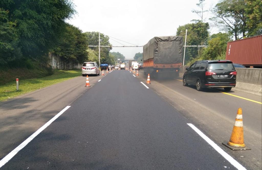 Siap-siap Macet, Jasa MargaÂ  Lakukan Pengecatan Marka Ruas Tol Cipularang dan Padaleunyi