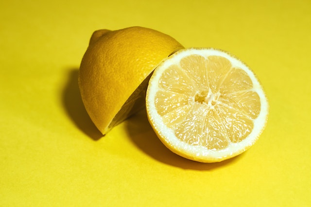 Manfaat Buah Lemon Untuk Wajah Berjerawat