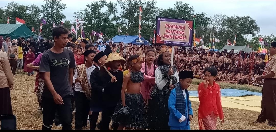 Marching Band Hingga Pencak Silat, Meriahkan Jamran Lemahabang