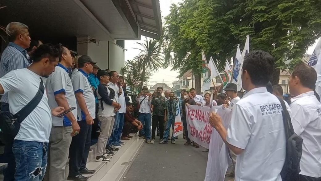 Kontraktor Masih Demo Minta Proyek ke DPUPR Karawang