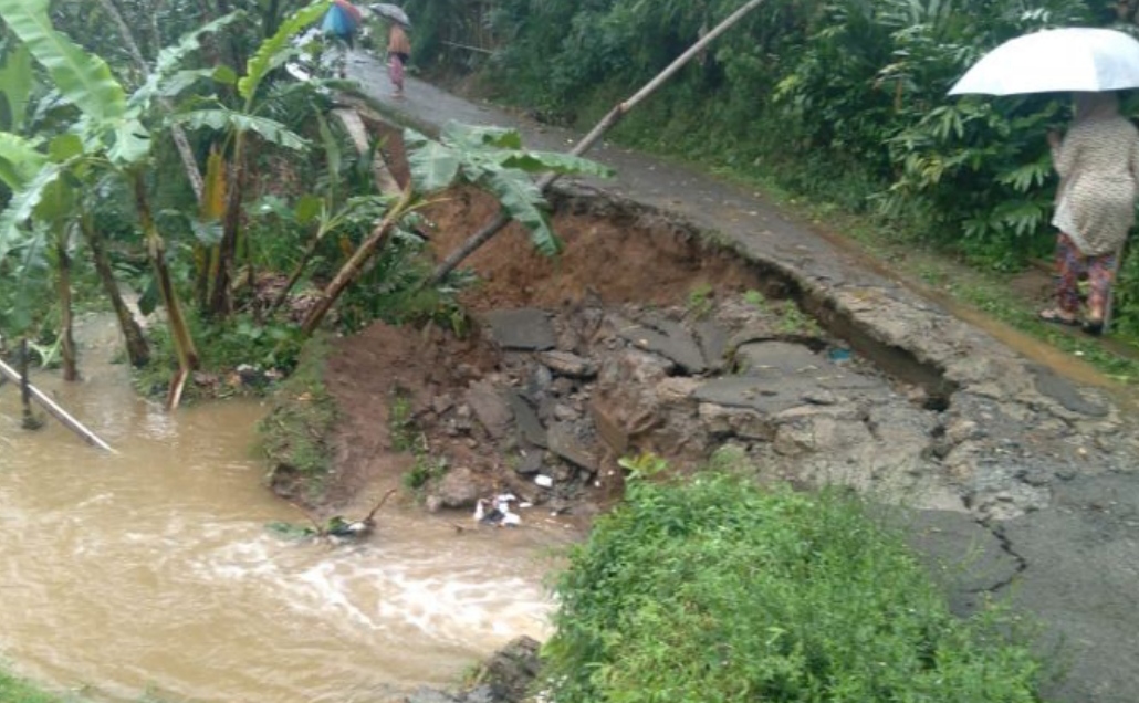 Banyak Jalan Penghubung Desa Longsor, BPBD Purwakarta: Warga Waspada Cuaca Ekstreem