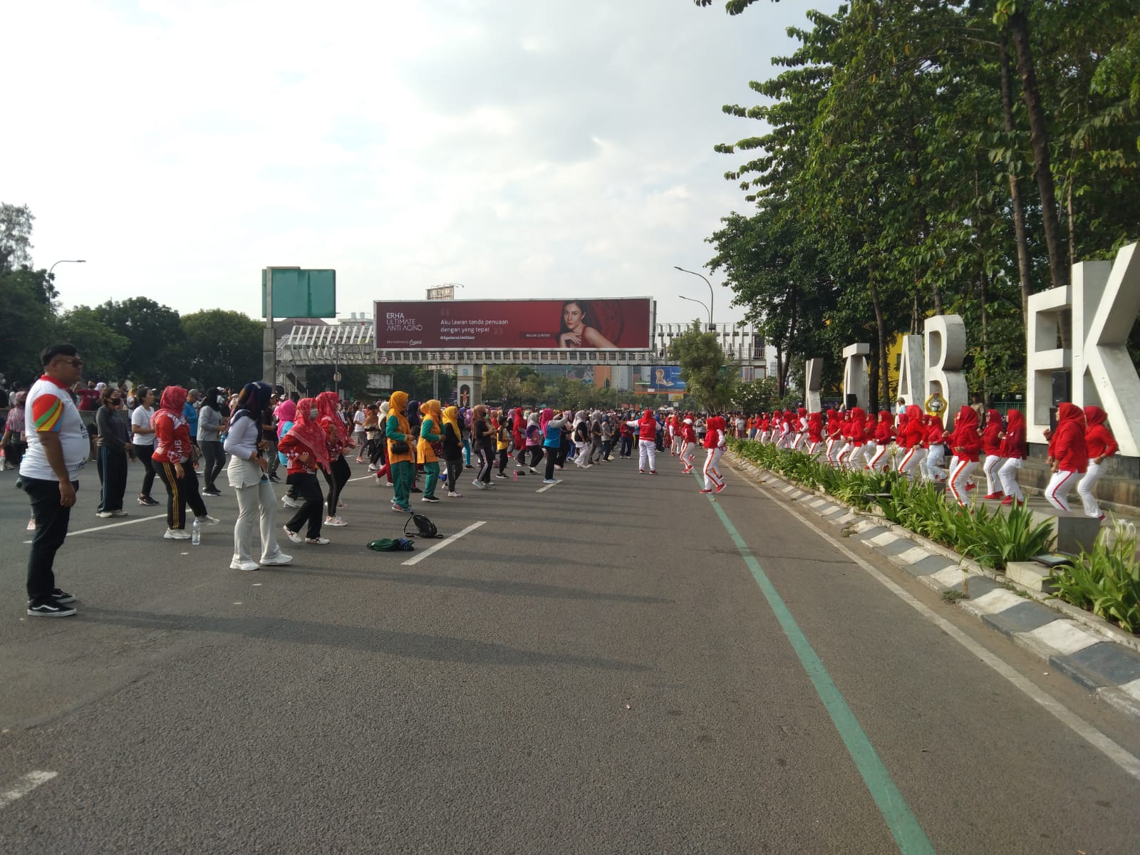 Warga Antusias Ikuti World Walking Days 2022 di Area CFD