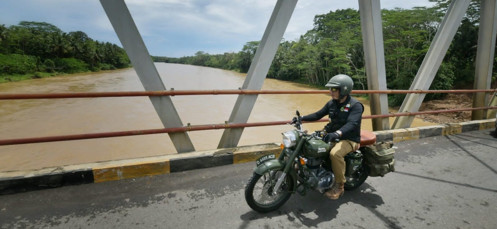 Ridwan Kamil Naik Sepeda Motor ke Cibeureum, Serap Aspirasi dan Pastikan Program Pemerintah Dirasakan Masyarak