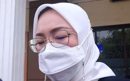 Ambu Anne Keluar dari Ruang Sidang dengan Mata Terlihat Bengkak, Dedi Mulyadi Tak Datang