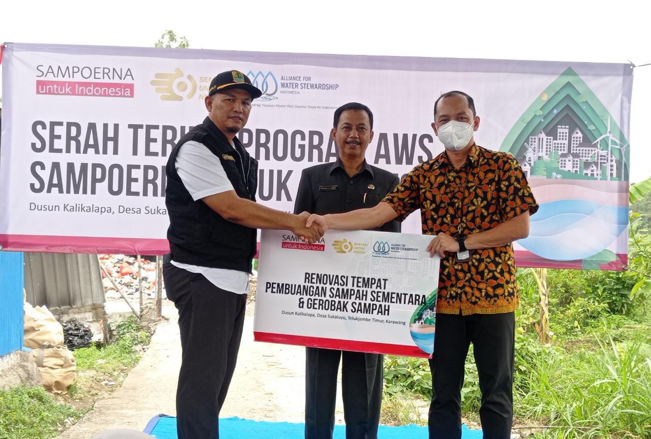 Sampoerna Untuk Indonesia Renovasi TPST dan Gerobak Sampah di Desa Sukaluyu, Telukjambe Timur